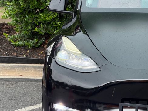 Used 2025 Tesla Model Y Long Range AWD/4WD image 4