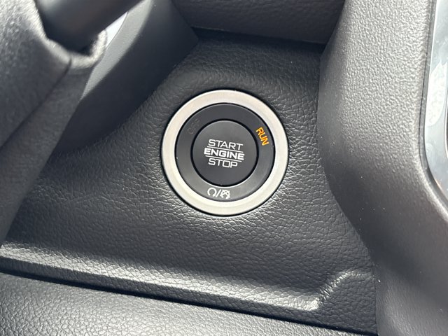 Used 2025 RAM 2500 Laramie AWD/4WD image 30