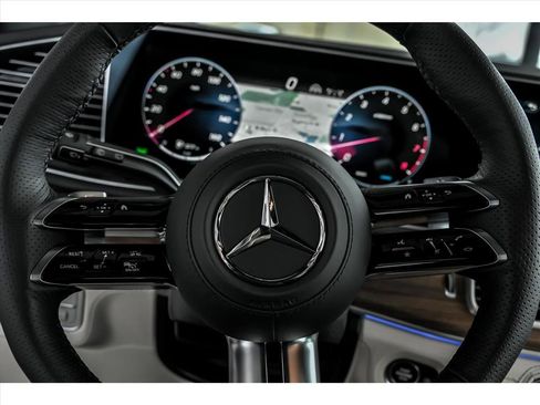 New 2026 Mercedes-Benz GLS 580 4MATIC image 14