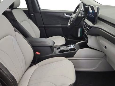 New 2026 Ford Escape SE w/ PHEV Premium Package FWD image 23