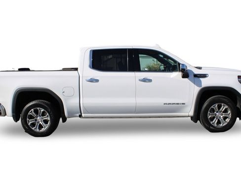 Used 2024 GMC Sierra 1500 SLT image 4