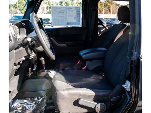 Used 2017 Jeep Wrangler Sport image 18