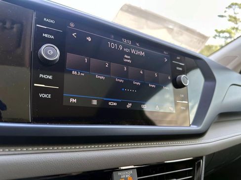 New 2024 Volkswagen Taos SE image 16