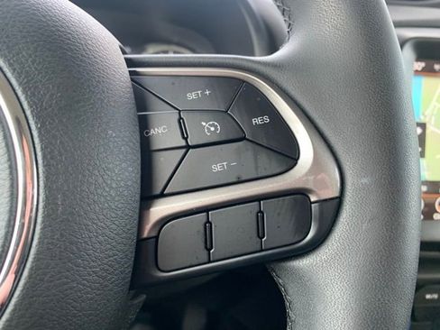 Used 2022 Jeep Renegade Latitude image 17