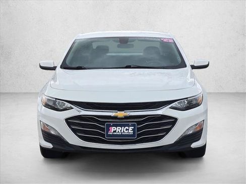 Used 2022 Chevrolet Malibu LT image 2