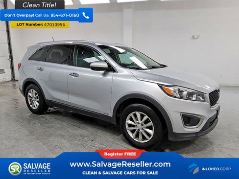 Used 2017 Kia Sorento AWD image 5