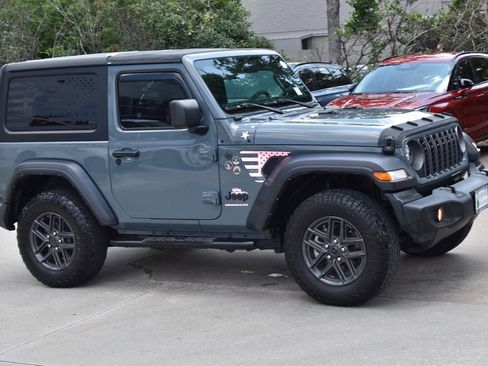 Used 2024 Jeep Wrangler Sport AWD/4WD image 5