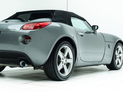 Used 2007 Pontiac Solstice Roadster w/ Premium Package image 13
