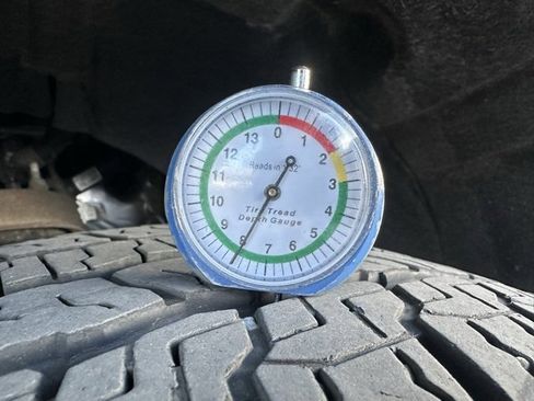 Certified 2025 Chevrolet Suburban Z71 image 32