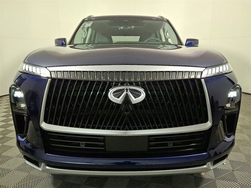 New 2026 INFINITI QX80 Luxe image 2