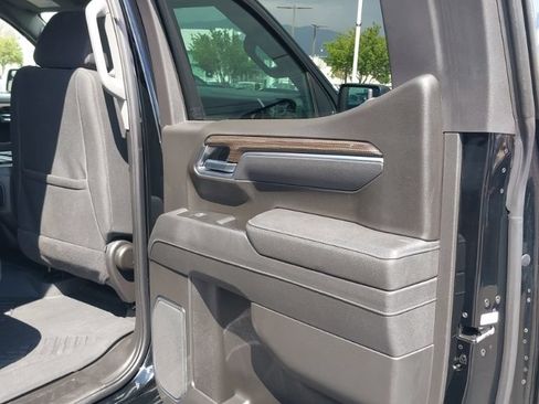 Used 2025 Chevrolet Silverado 1500 LT Trail Boss w/ Convenience Package II AWD/4WD image 10