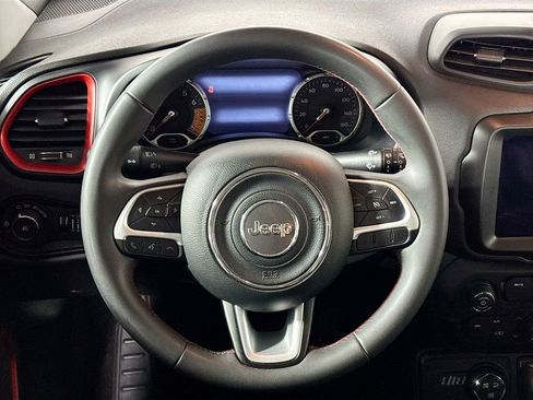 Used 2023 Jeep Renegade Trailhawk image 13