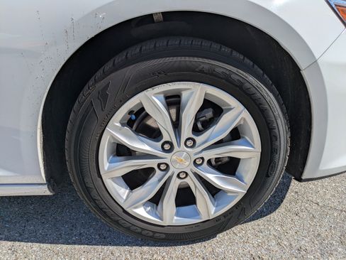 Used 2024 Chevrolet Malibu LT image 11