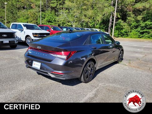 Used 2021 Hyundai Elantra SEL w/ Convenience Package FWD image 5
