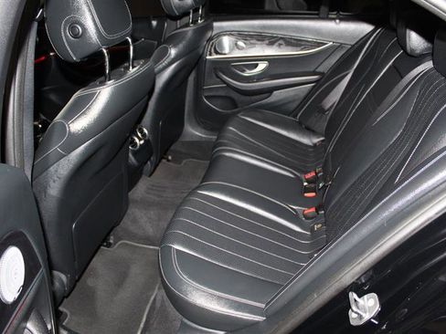 Used 2017 Mercedes-Benz E 300 4MATIC image 21