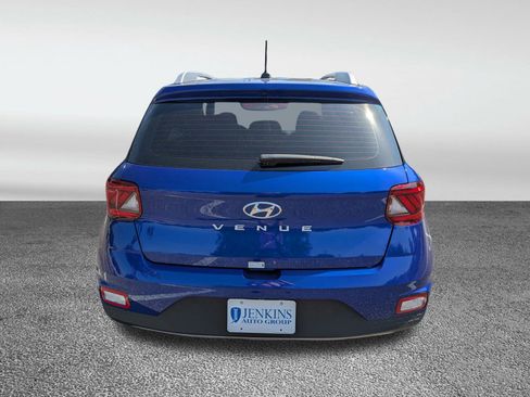 New 2025 Hyundai Venue SEL image 4