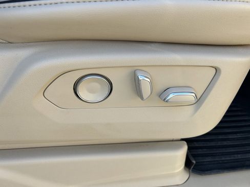 Used 2024 Cadillac Escalade ESV Premium Luxury image 53