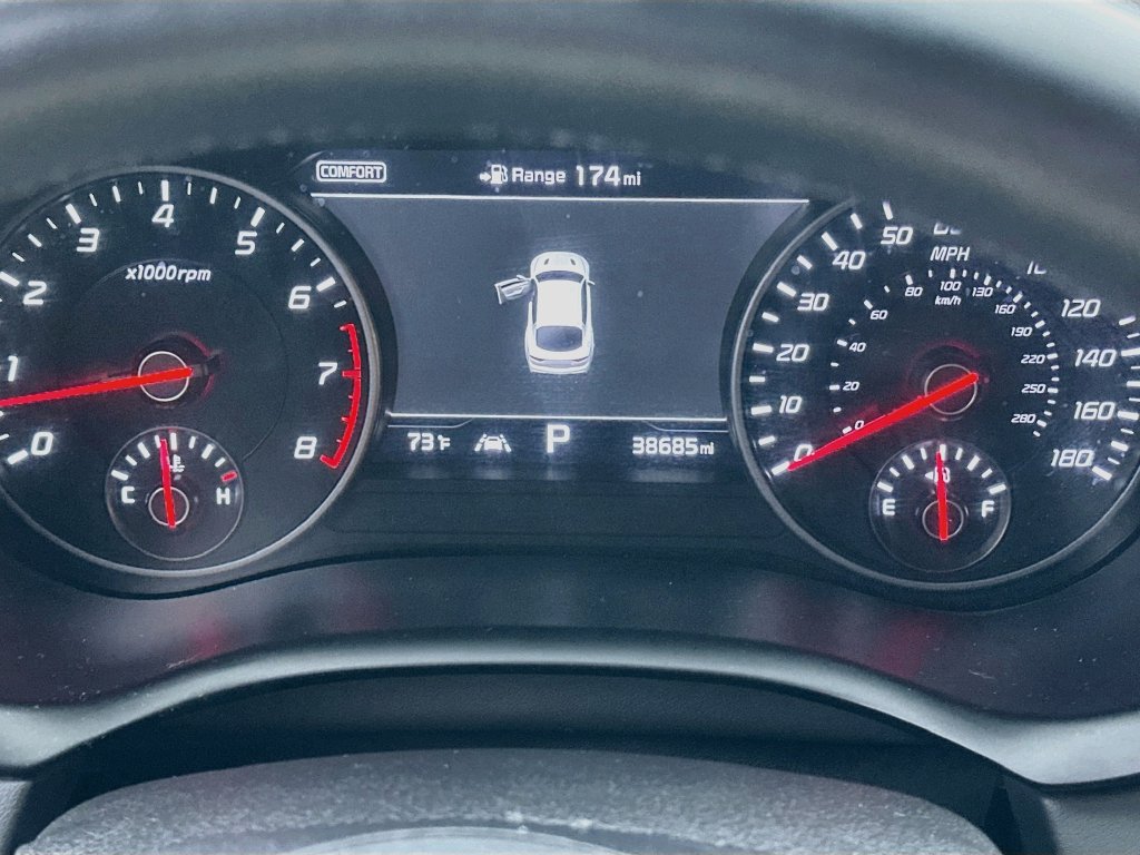 Used 2018 Kia Stinger GT2 RWD image 12