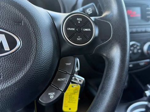 Used 2015 Kia Soul FWD image 26