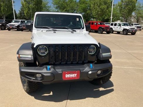 Used 2023 Jeep Wrangler Unlimited w/ Cold Weather Group AWD/4WD image 2