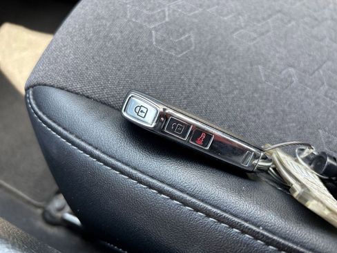 Used 2025 Kia Seltos S FWD image 22