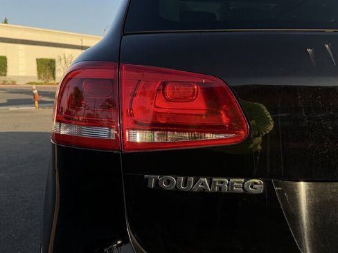 Used 2012 Volkswagen Touareg Hybrid image 20