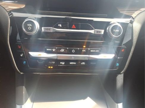 Certified 2024 Ford Explorer Limited w/ Equipment Group 301A AWD/4WD image 21