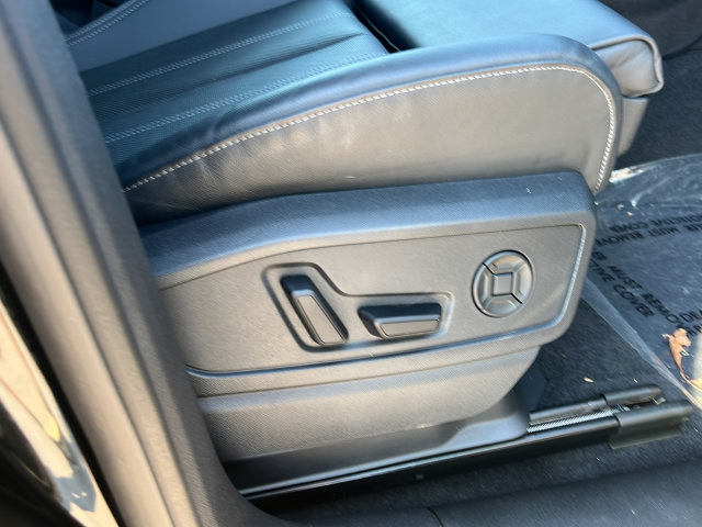 Used 2025 Audi Q5 Premium Plus w/ Premium Plus AWD/4WD image 16