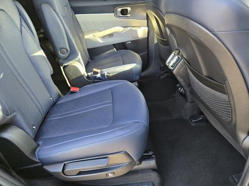 Certified 2024 Kia Sorento SX Prestige AWD/4WD image 16
