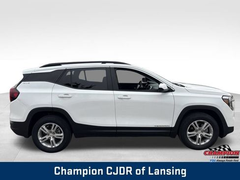 Used 2023 GMC Terrain SLE w/ Driver Convenience Package AWD/4WD image 9
