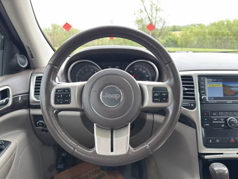 Used 2011 Jeep Grand Cherokee Laredo AWD/4WD image 29
