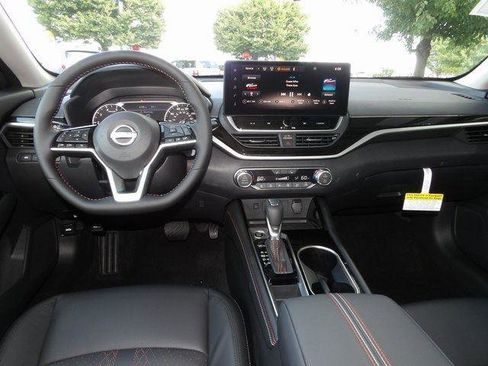 Used 2025 Nissan Altima 2.5 SR w/ SR Premium Package image 14