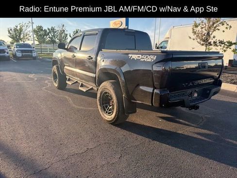 Used 2018 Toyota Tacoma TRD Sport w/ Technology Package image 9