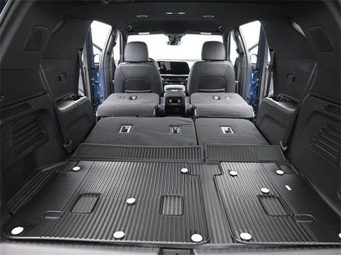 New 2026 Chevrolet Traverse High Country w/ LPO, Floor Liner Package image 39