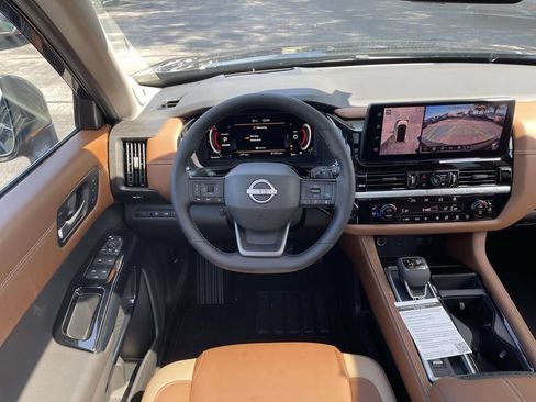 New 2026 Nissan Pathfinder Platinum FWD image 9
