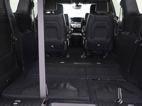 Used 2024 Chrysler Pacifica Limited FWD image 34
