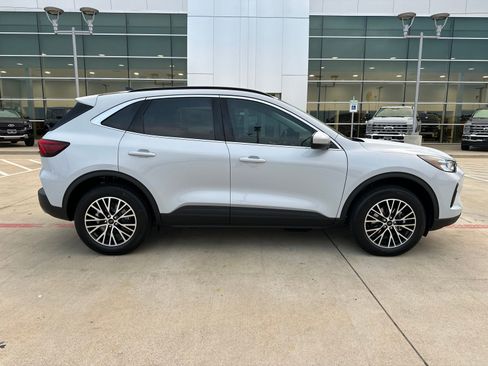 New 2026 Ford Escape SE image 6