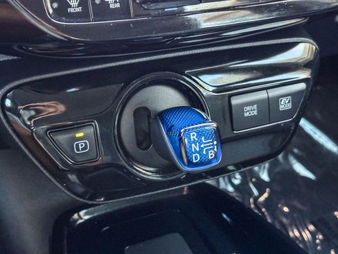 Certified 2022 Toyota Prius XLE w/ Advanced Technology Package FWD image 25