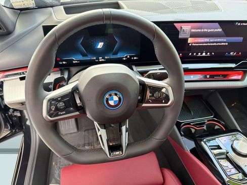 Used 2026 BMW i5 eDrive40 w/ M Sport Package RWD image 18