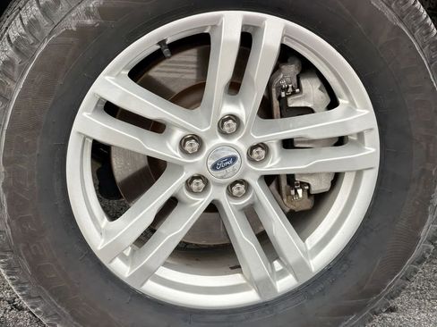 Certified 2022 Ford Explorer XLT image 14