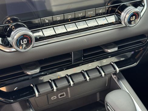 New 2026 GMC Canyon Elevation w/ Convenience Package image 19