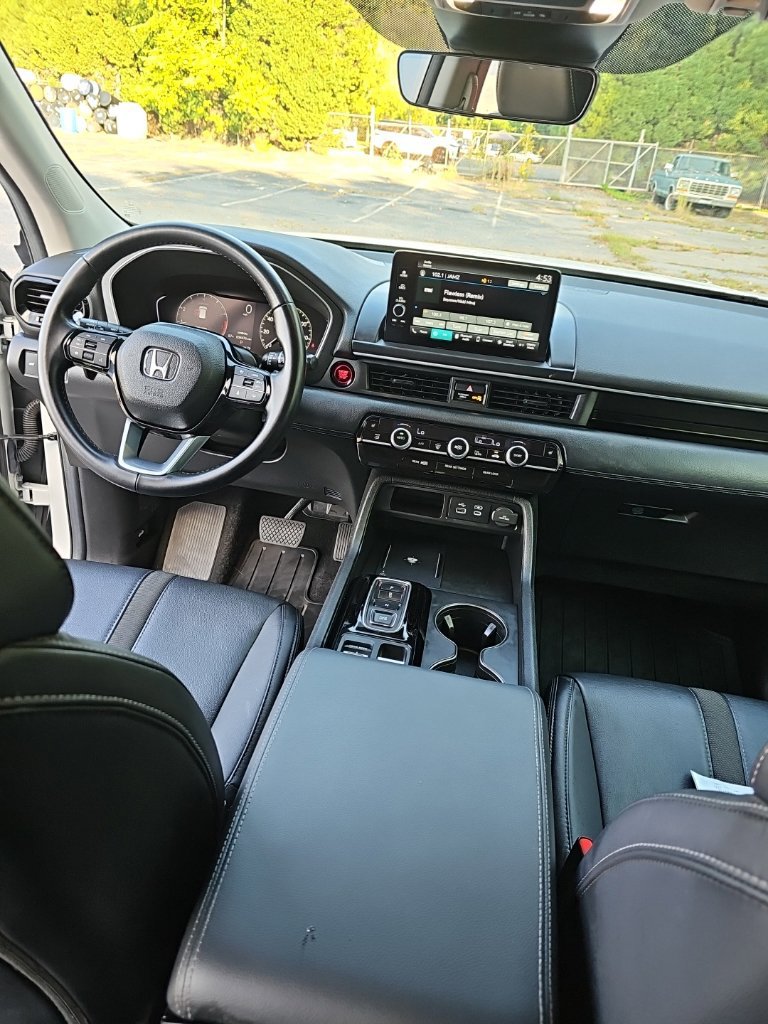 Used 2025 Honda Pilot EX-L image 28