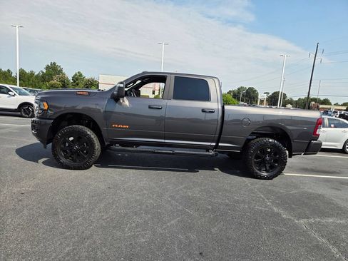 Used 2024 RAM 2500 Big Horn w/ Night Edition AWD/4WD image 4