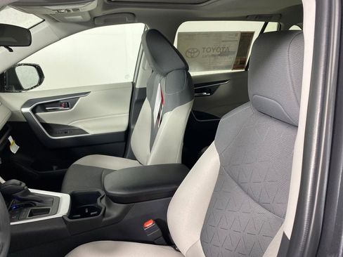 New 2025 Toyota RAV4 XLE w/ Convenience Package image 8