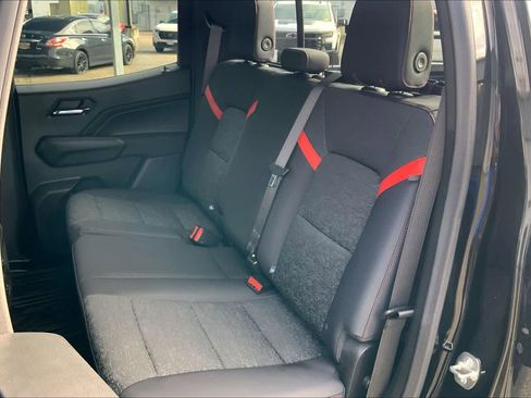 Certified 2024 Chevrolet Colorado Z71 w/ LPO, Dark Essentials Package image 20