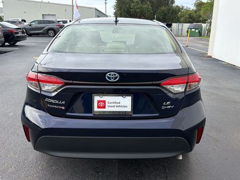 Used 2025 Toyota Corolla LE FWD image 9