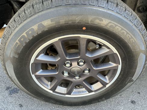 Certified 2021 Jeep Wrangler Unlimited Sport image 3