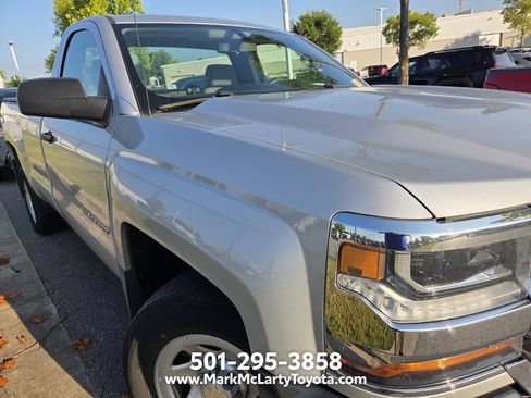 Used 2018 Chevrolet Silverado 1500 W/T AWD/4WD image 4