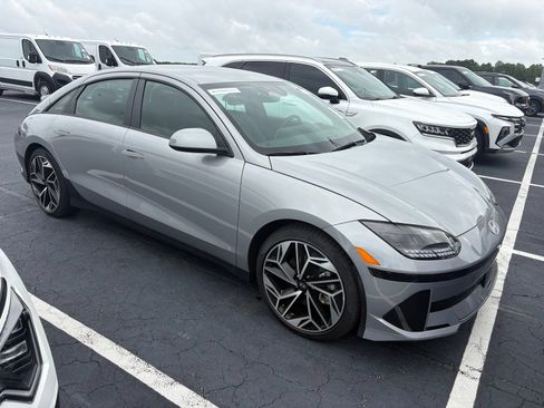 Used 2023 Hyundai Ioniq 6 SEL AWD/4WD image 3