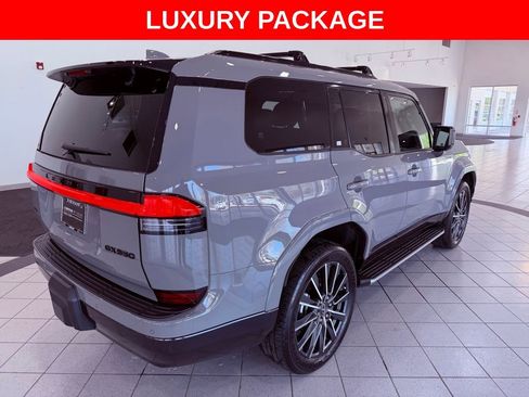 Certified 2025 Lexus GX 550 image 8